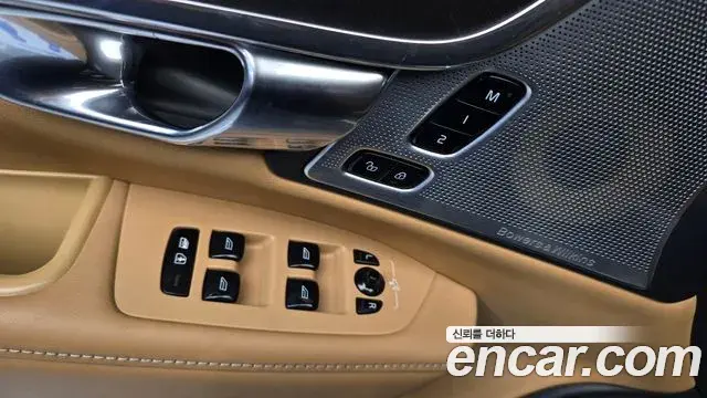 Volvo V90 Cross Country 2018 — Şəkil 18/32