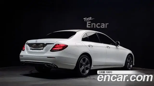 Mercedes-Benz E-Class 2019 — ფოტო 11/30
