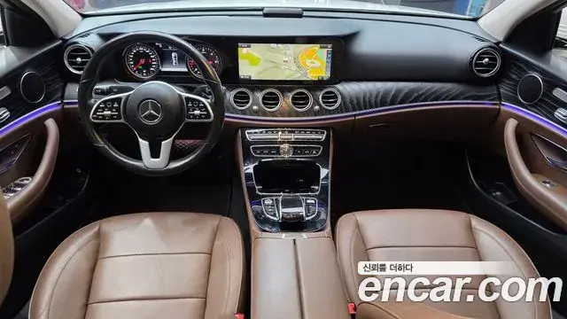 Mercedes-Benz E-Class 2019 — ფოტო 26/30