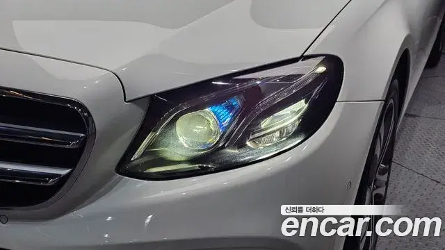 Mercedes-Benz E-Class 2019 — ფოტო 2/30