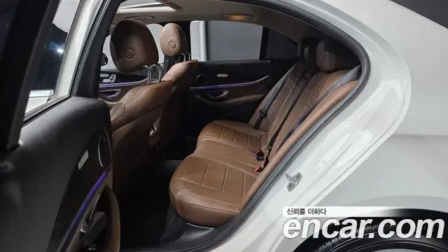 Mercedes-Benz E-Class 2019 — ფოტო 9/30
