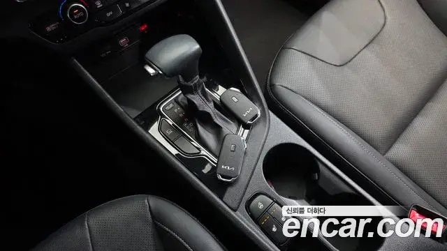 Kia Niro 2021 — Фото 9/20