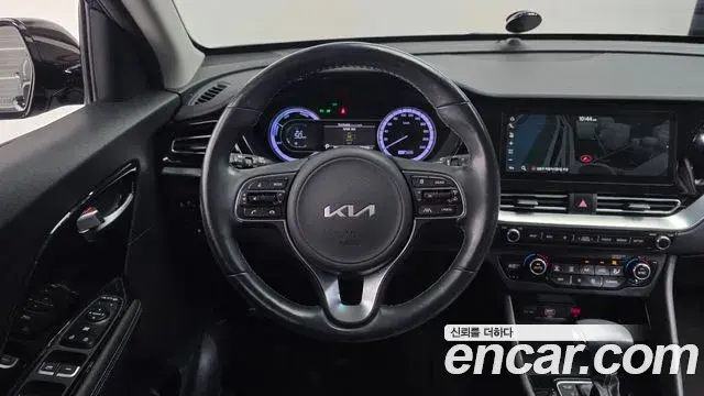 Kia Niro 2021 — Фото 13/20