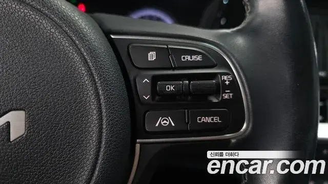 Kia Niro 2021 — Фото 18/20