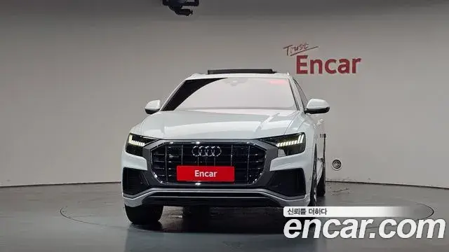 Audi Q8 2021 — ფოტო 22/37
