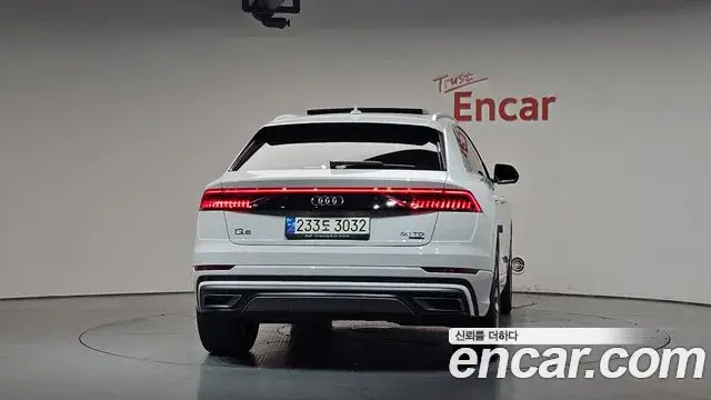 Audi Q8 2021 — ფოტო 37/37