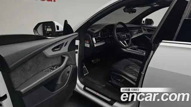 Audi Q8 2021 — ფოტო 27/37