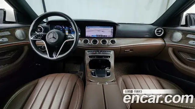Mercedes-Benz E-Class 2023 — Фото 7/20