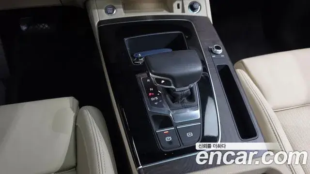 Audi Q5 2022 — Photo 6/34