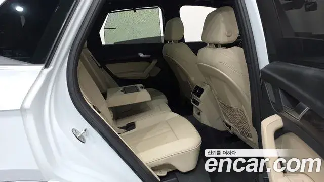 Audi Q5 2022 — Photo 14/34