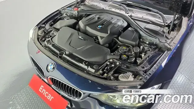 BMW 4 Series 2019 — Photo 27/32