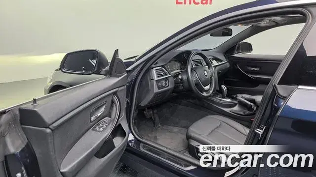 BMW 4 Series 2019 — Photo 8/32