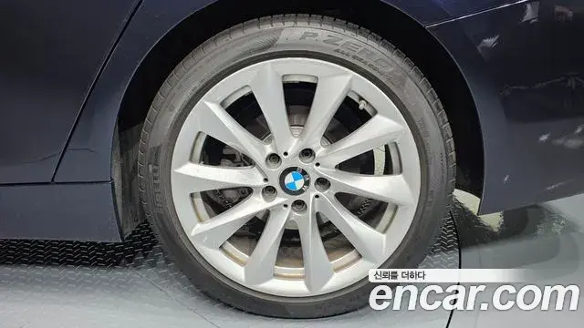 BMW 4 Series 2019 — Photo 24/32