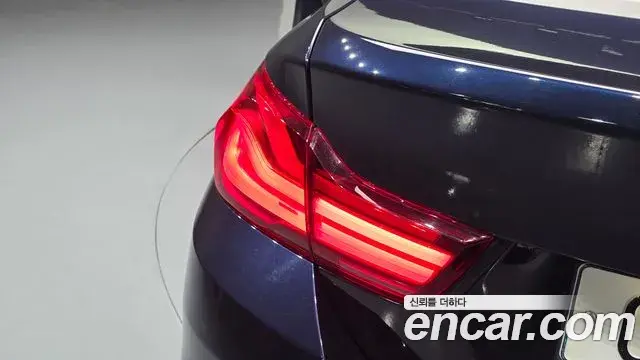BMW 4 Series 2019 — Photo 19/32