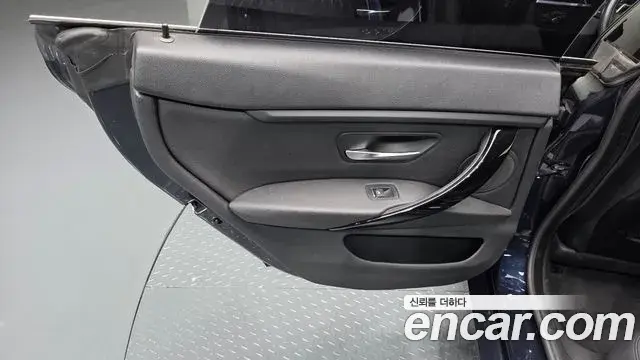 BMW 4 Series 2019 — Photo 13/32