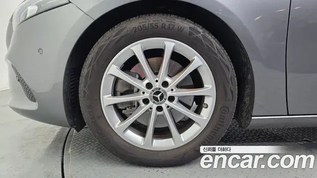 Mercedes-Benz A-Class 2020 — ფოტო 16/20