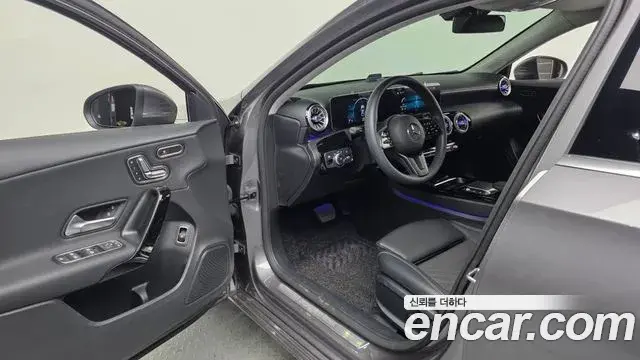 Mercedes-Benz A-Class 2020 — ფოტო 14/20