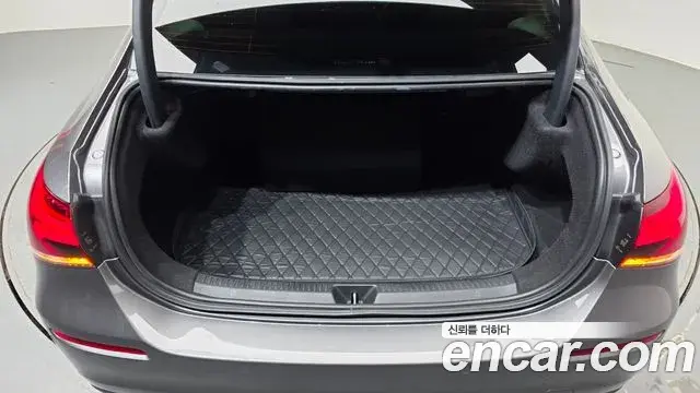 Mercedes-Benz A-Class 2020 — ფოტო 18/20