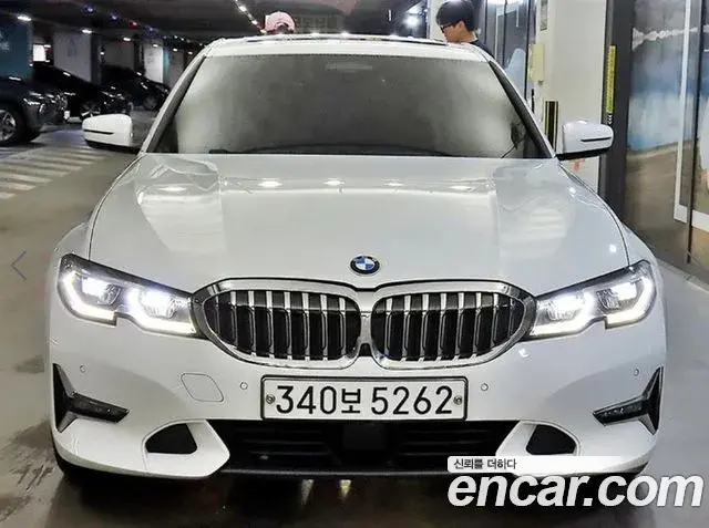 BMW 3 Series 2019 — Photo 9/20