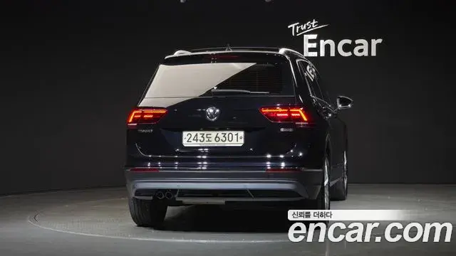 Volkswagen Tiguan 2020 — Photo 12/20