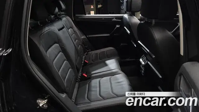 Volkswagen Tiguan 2020 — Photo 9/20