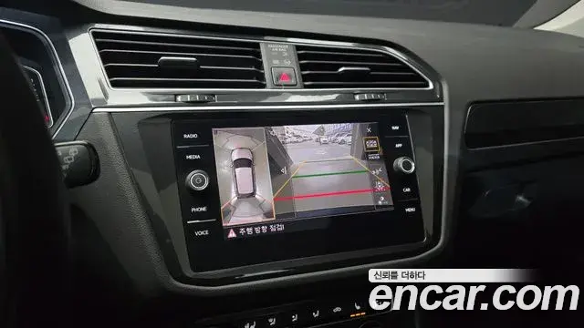 Volkswagen Tiguan 2020 — Photo 10/20