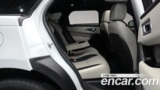 Land Rover Range Rover Velar 2022 — Фото 11/20