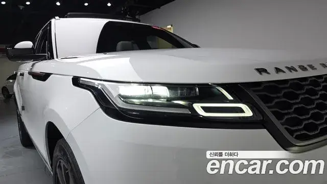 Land Rover Range Rover Velar 2022 — ფოტო 11/38