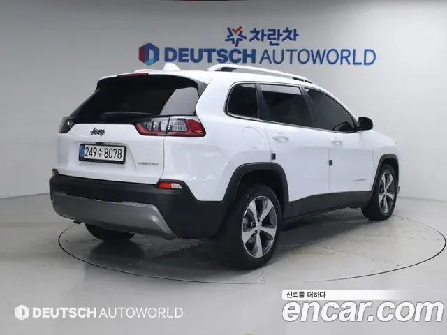 Jeep Cherokee 2021 — Photo 10/20