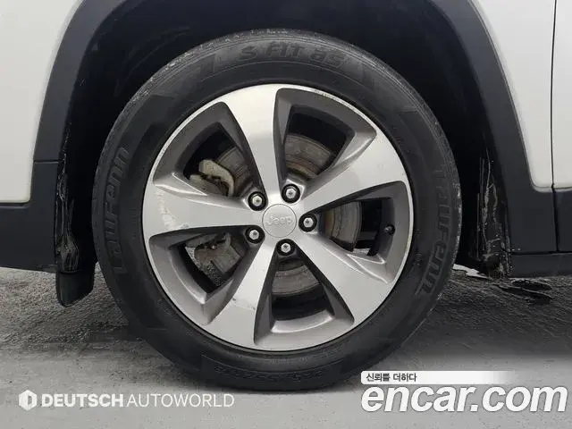 Jeep Cherokee 2021 — Photo 11/20