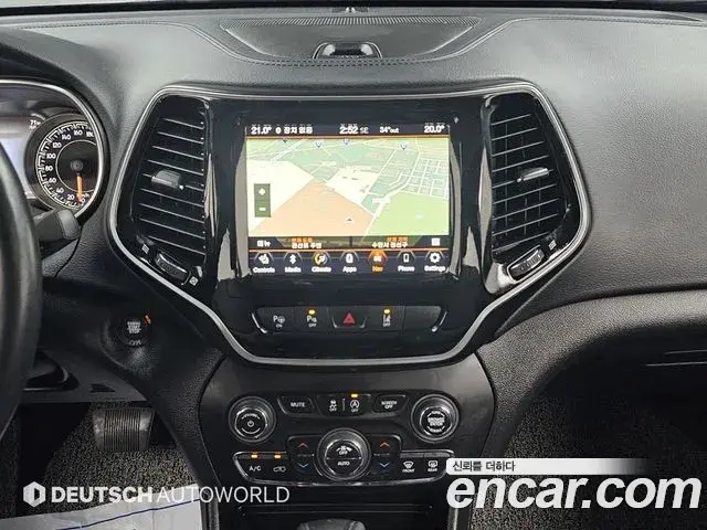 Jeep Cherokee 2021 — Photo 8/20