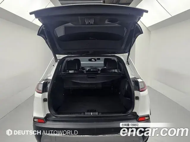 Jeep Cherokee 2021 — Photo 18/20