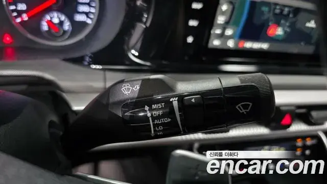 Kia K5 2023 — Photo 10/35
