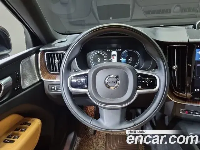 Volvo XC60 2021 — Şəkil 6/20
