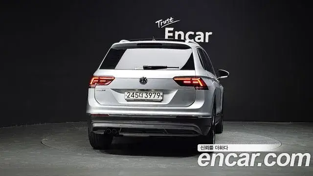 Volkswagen Tiguan 2020 — Photo 10/20