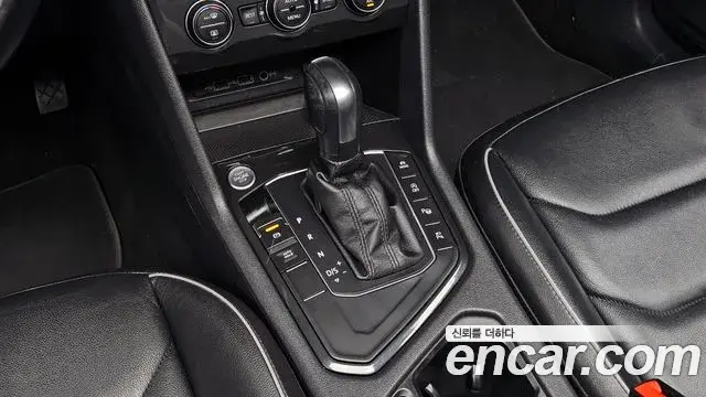 Volkswagen Tiguan 2020 — Photo 15/20