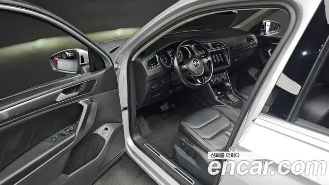 Volkswagen Tiguan 2020 — Photo 5/20