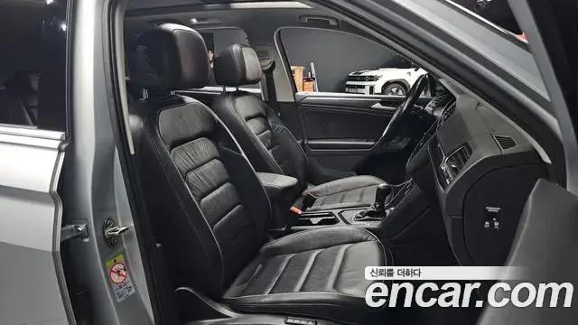 Volkswagen Tiguan 2020 — Photo 16/20