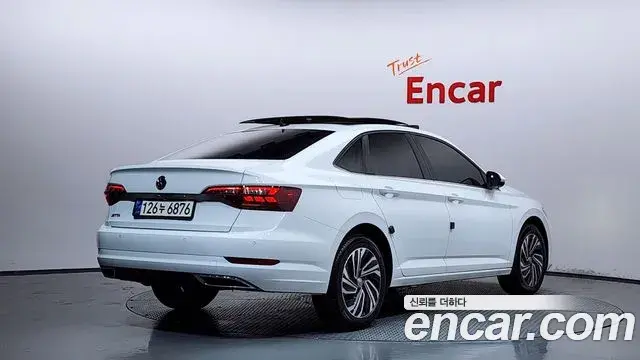Volkswagen Jetta 2020 — ფოტო 27/33