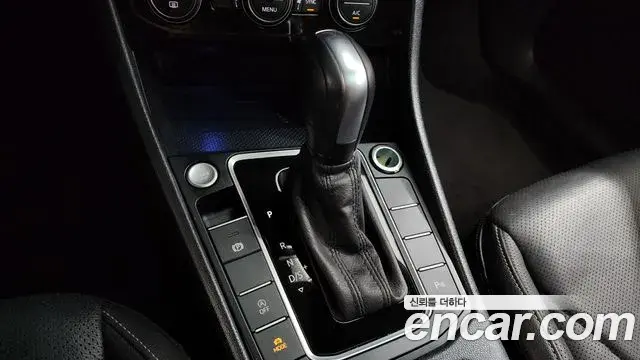 Volkswagen Jetta 2020 — ფოტო 18/33