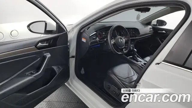 Volkswagen Jetta 2020 — ფოტო 5/33