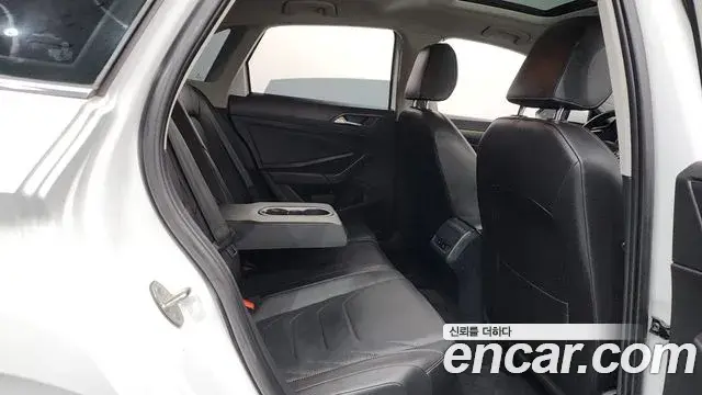 Volkswagen Jetta 2020 — ფოტო 7/33