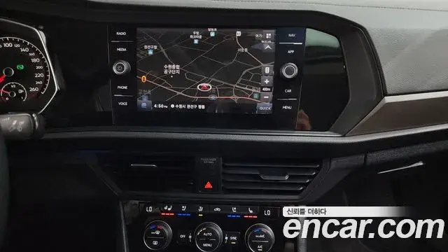 Volkswagen Jetta 2020 — ფოტო 12/33