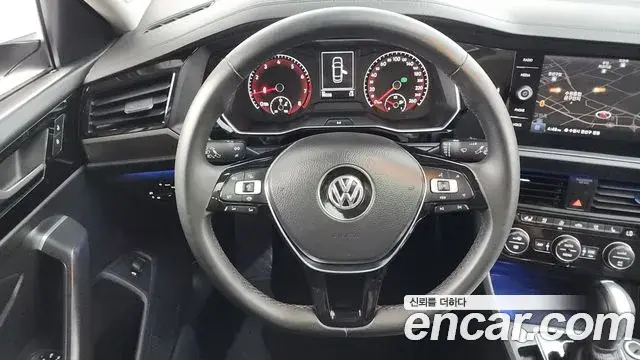 Volkswagen Jetta 2020 — ფოტო 32/33