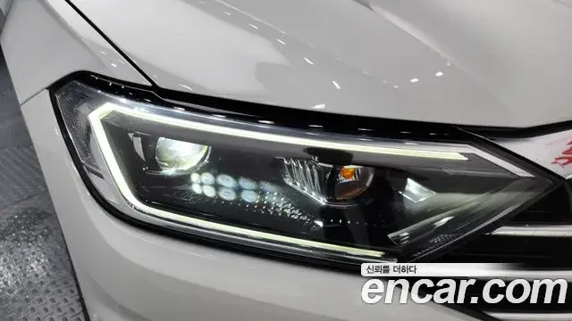 Volkswagen Jetta 2020 — ფოტო 26/33