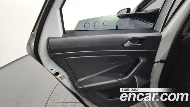 Volkswagen Jetta 2020 — ფოტო 16/33