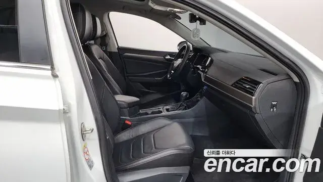 Volkswagen Jetta 2020 — ფოტო 15/33