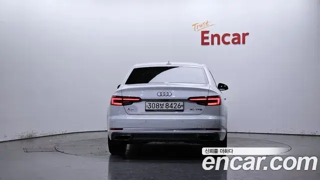 Audi A4 2019 — Şəkil 17/30