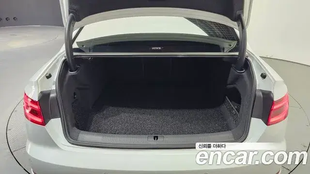 Audi A4 2019 — Şəkil 9/30