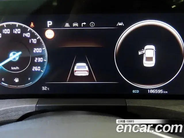 Kia K8 2021 — ფოტო 8/18